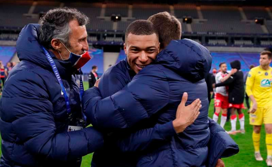 巴黎圣日耳曼：欧冠逆袭，铸就新王传奇